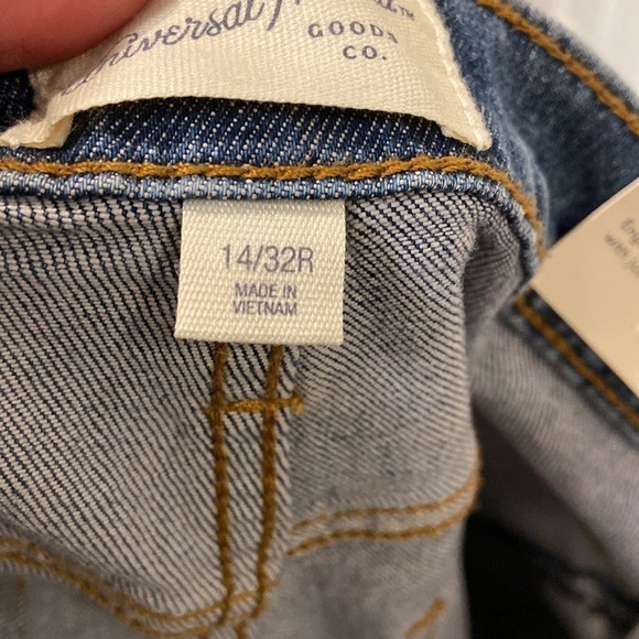 Women's High-Rise Straight Jeans - Universal
Thread™ Medium Wash nwt - Picture 9 of 9